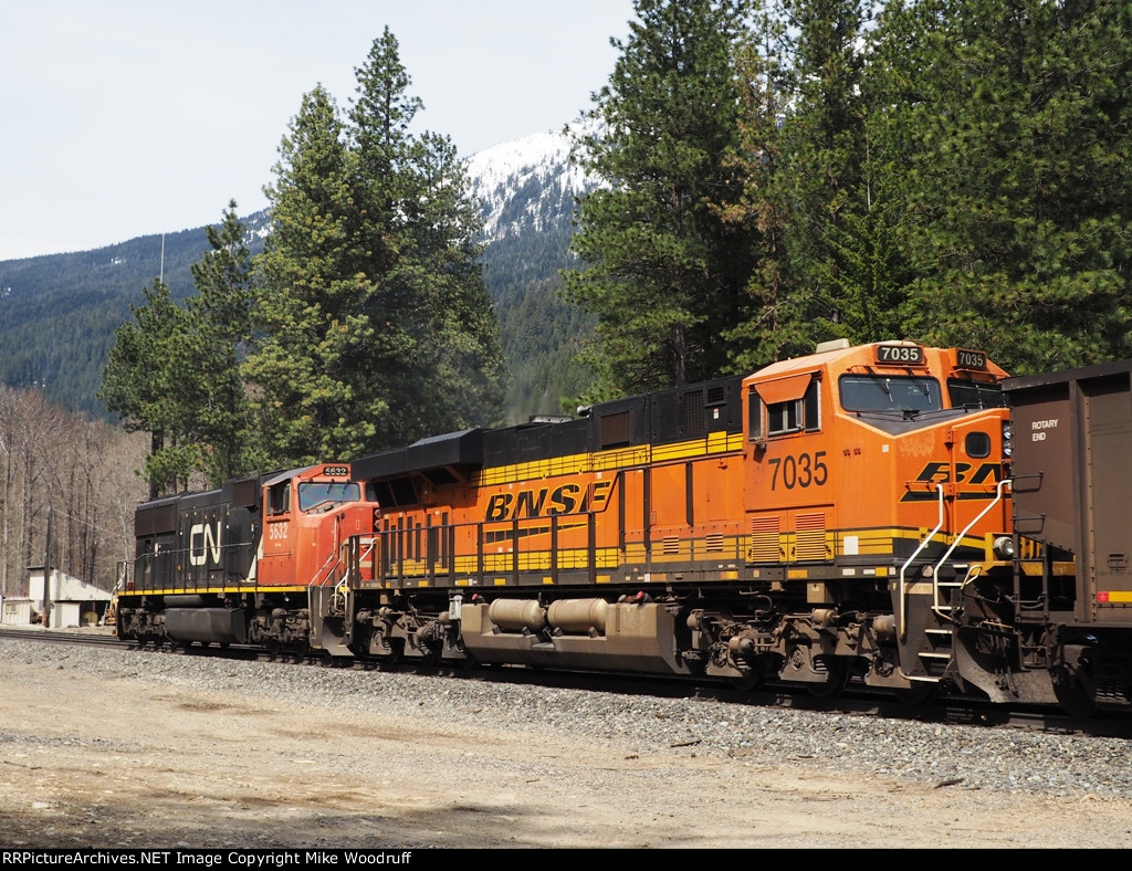 BNSF 7075